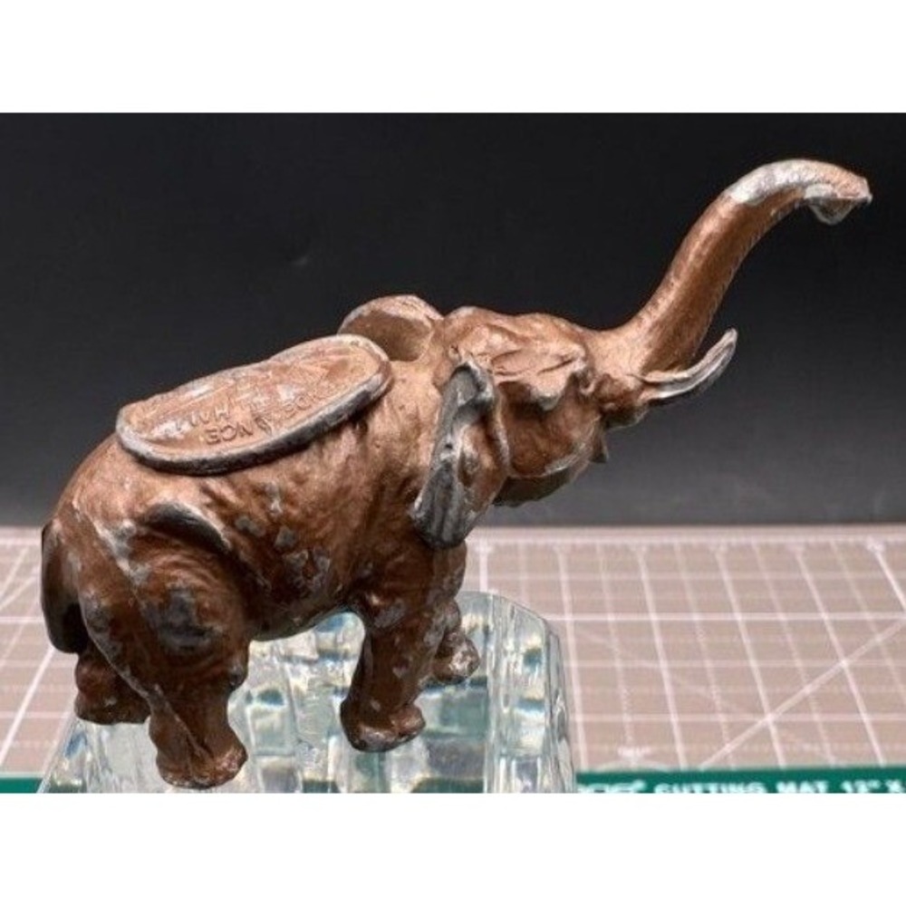 Vintage Elephant Metal Figure Jhul Independence Hall UN Co Text 3"